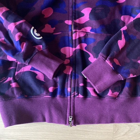 BAPE purple camo shark hoodie Men’s Medium Mint condition, Barely worn $ 250 CDN - Picture 3 of 8